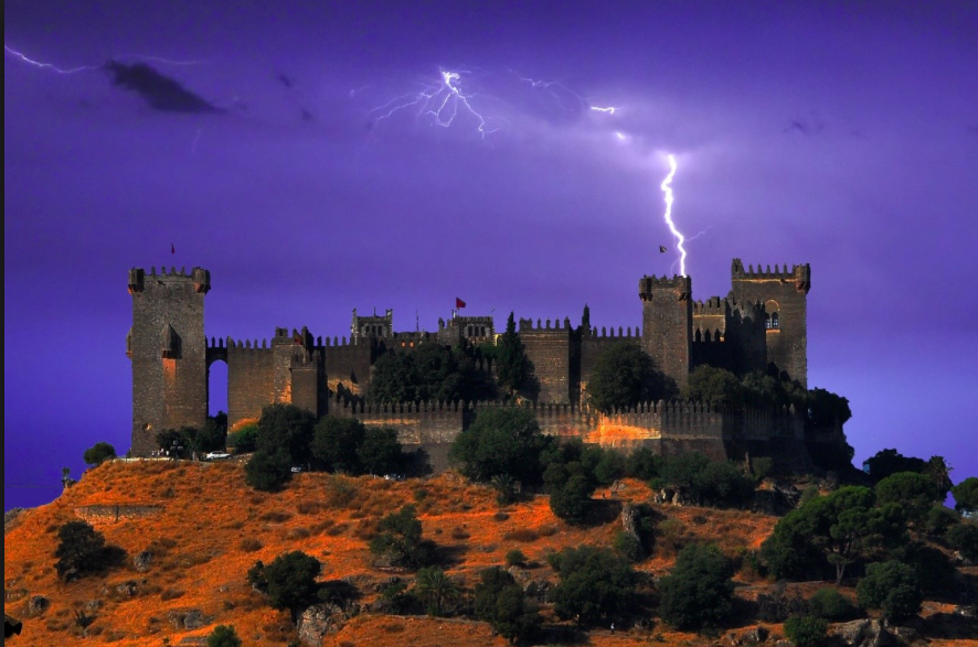 Замок альмодовар