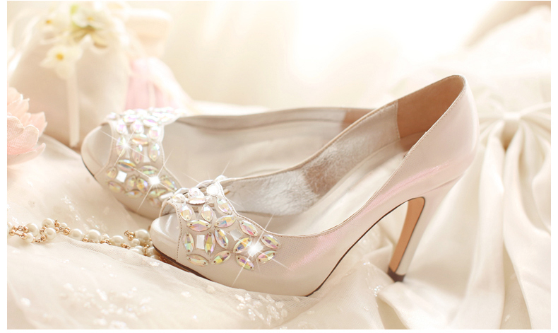 Все тенденции новой свадебной обуви 2015 года